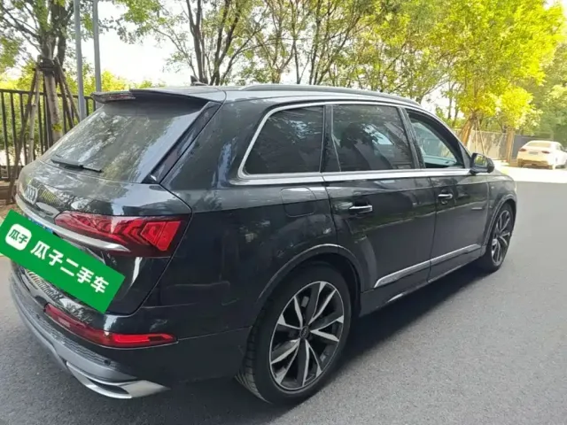 Audi Audi Q7 2023 55 TFSI quattro S line Sport — Фото автомобиля 7