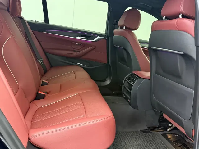 BMW 5 Series — Фото автомобиля 9