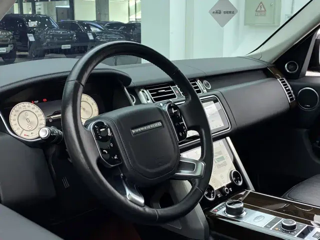 Land Rover Range Rover — Фото автомобиля 22