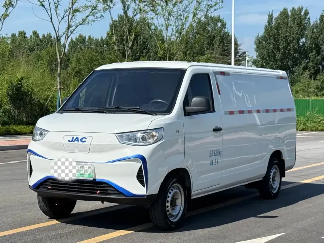 Фотография автомобиля — JAC Motors Blue Cat