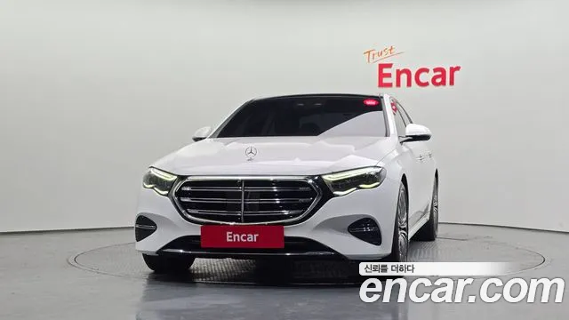 Mercedes-Benz E-Class — Фото автомобиля 3