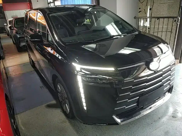 GAC Trumpchi E8 — Фото автомобиля 3