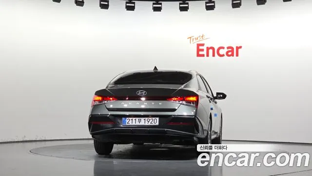Hyundai Avante CN7 — Фото автомобиля 4