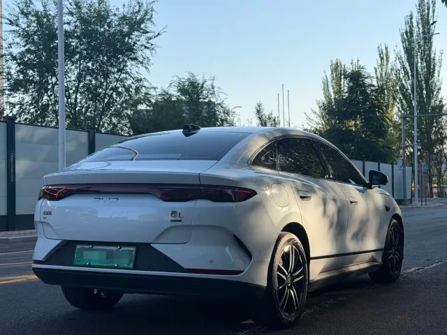 BYD Qin L — Фото автомобиля 6