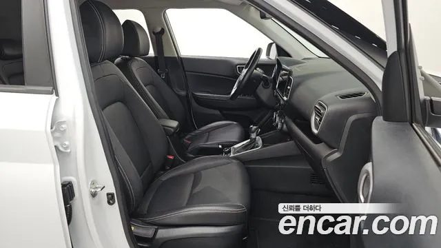 Hyundai Venue — Фото автомобиля 17