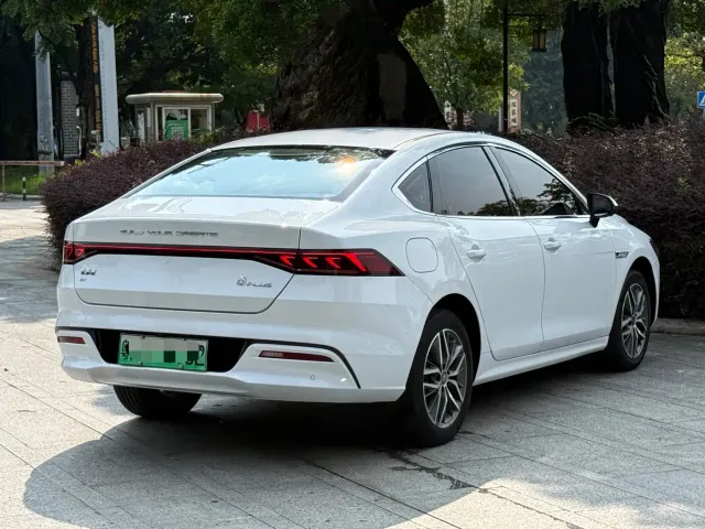 BYD Qin PLUS — Фото автомобиля 5