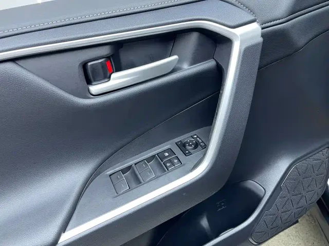 Toyota Wildlander — Фото автомобиля 11