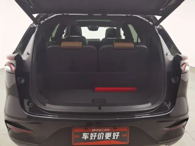 BYD Tang — Фото автомобиля 16