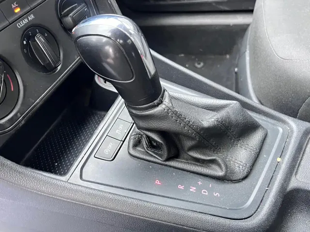 Volkswagen Lavida 2019 Lavida Start 1.5L Auto Comfort (China VI) — Фото автомобиля 12