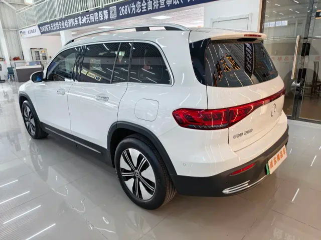 Mercedes-Benz EQB — Фото автомобиля 4