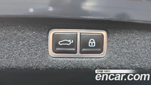 Hyundai Grandeur Grandeur (GN7) 2.5 Бензин 2WD — Фото автомобиля 20
