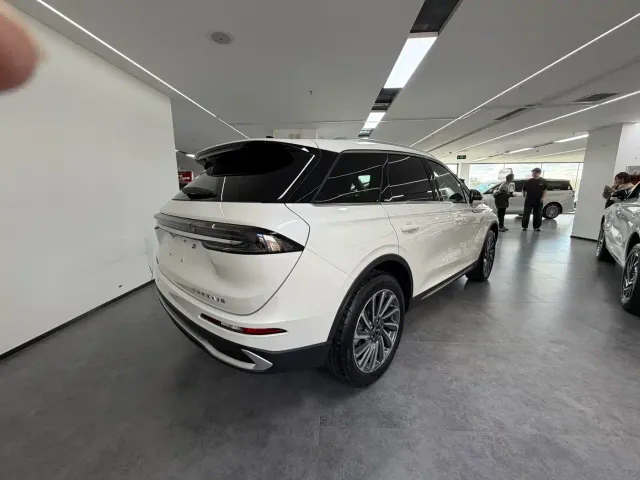 Lincoln Corsair — Фото автомобиля 6