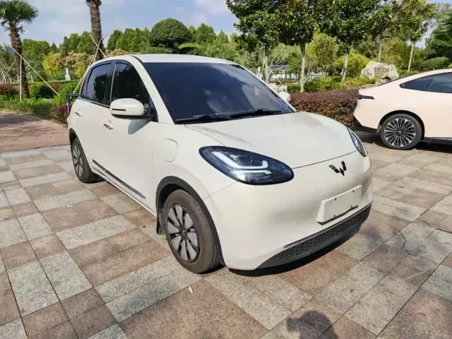 Wuling Bingo — Фото автомобиля 3