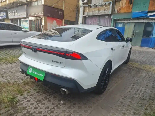 Changan UNI-V — Фото автомобиля 6