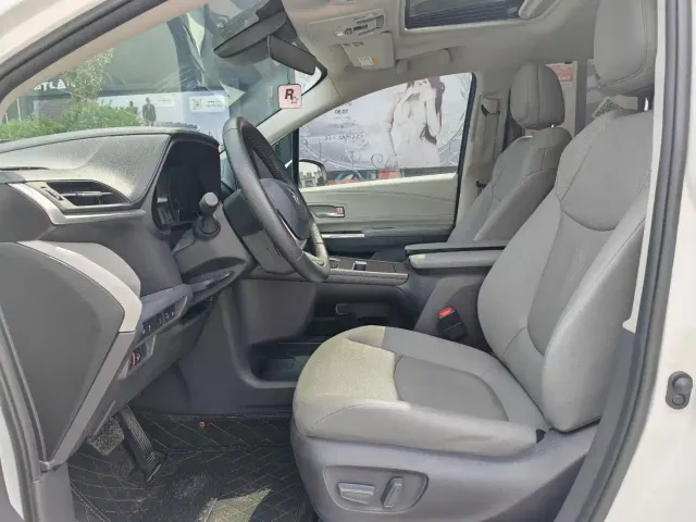 Toyota Granvia — Фото автомобиля 4