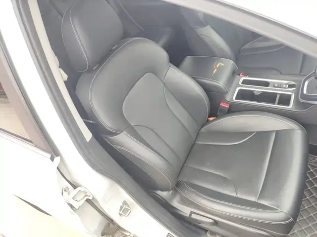 Haval M6 — Фото автомобиля 24