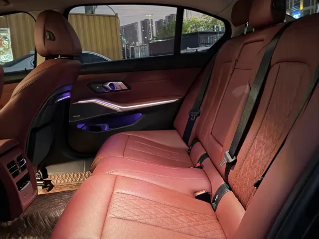 BMW 3 Series — Фото автомобиля 9