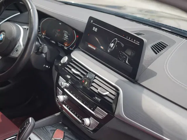 BMW 5 Series — Фото автомобиля 14