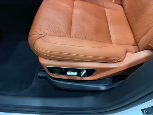 Li Auto L7 — Фото автомобиля 11