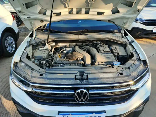 Volkswagen Tiguan L — Фото автомобиля 15
