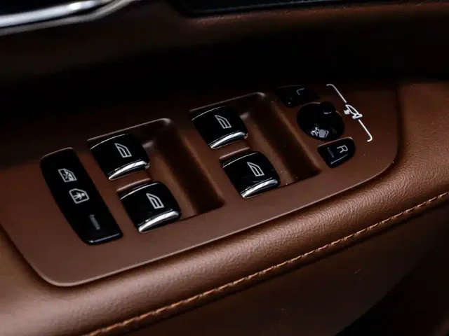 Volvo S90 — Фото автомобиля 24