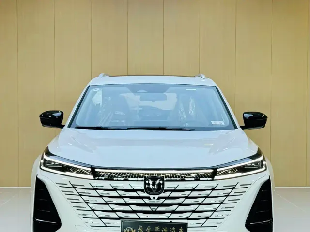 Changan CS75 Plus — Фото автомобиля 2