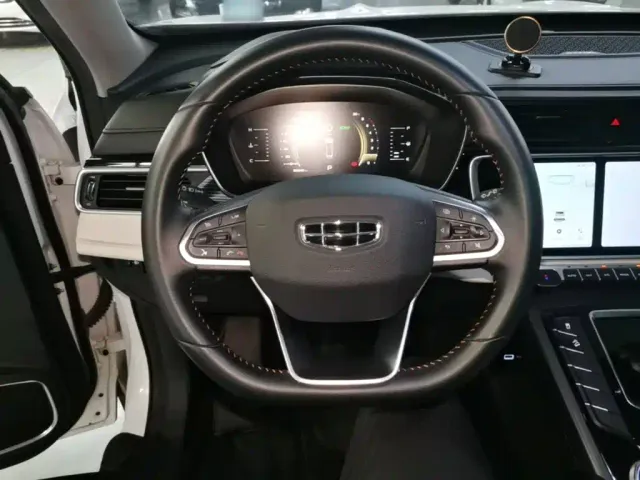 Geely Boyue — Фото автомобиля 10
