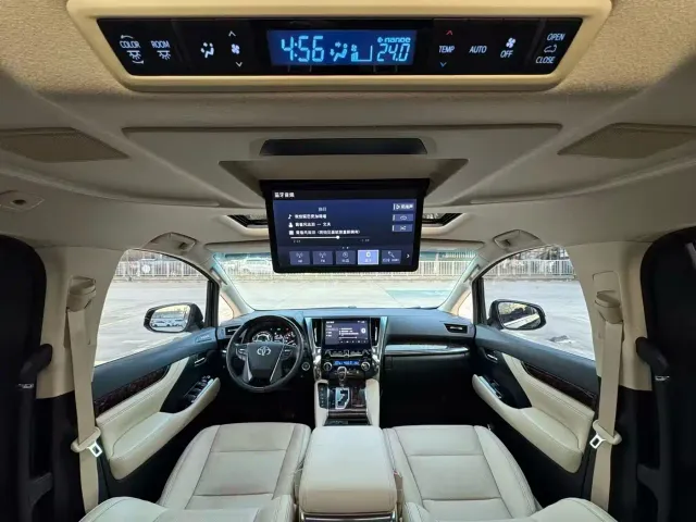 Toyota Alphard — Фото автомобиля 4