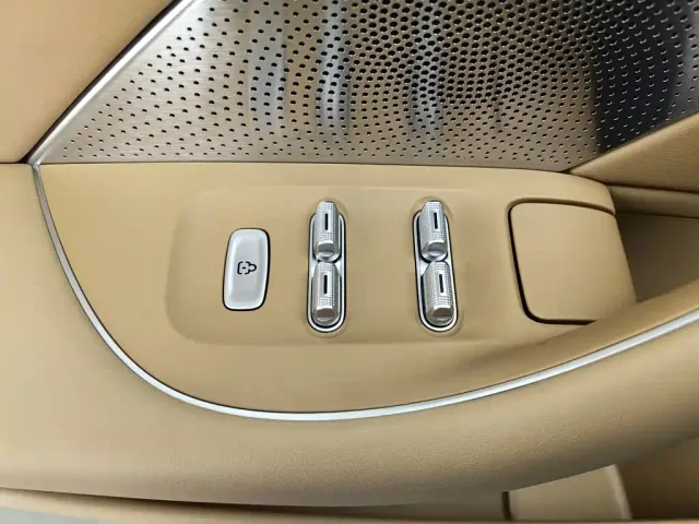 Zhijie Luxeed R7 2025 Extended Range 331km Ultra — Фото автомобиля 9