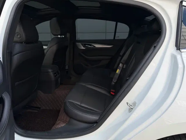 Cadillac CT5 — Фото автомобиля 9
