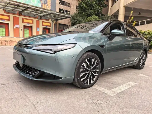 Xpeng P5 — Фото автомобиля 4