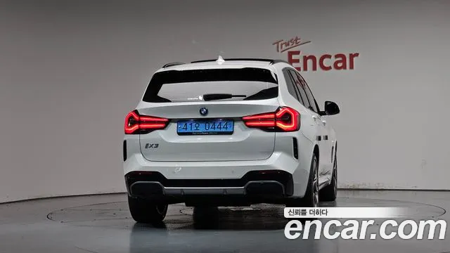 BMW iX3 G08 (2020–2024) — Фото автомобиля 4