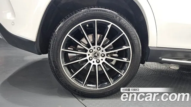 Mercedes-Benz GLE-Class — Фото автомобиля 5