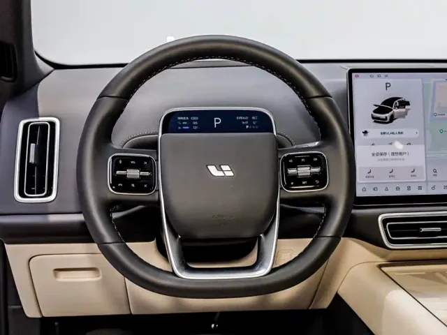 Li Auto L7 — Фото автомобиля 21