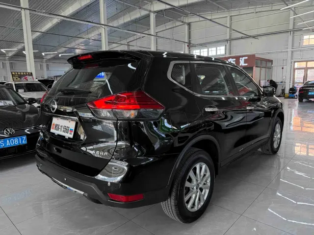 Nissan X-Trail — Фото автомобиля 4