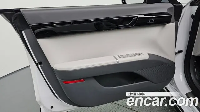 Hyundai Grandeur GN7 — Фото автомобиля 13