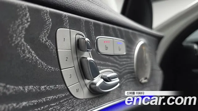 Mercedes-Benz E-Class E-класс W213 E350 4MATIC Exclusive — Фото автомобиля 25