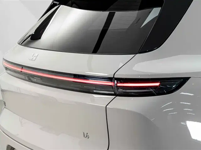 Li Auto L6 — Фото автомобиля 8