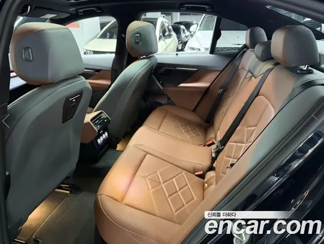 BMW 5 Series G60 — Фото автомобиля 10