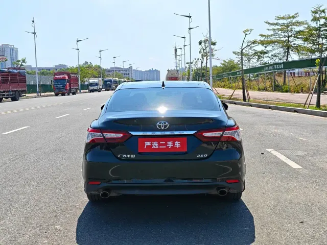 Toyota Camry — Фото автомобиля 9