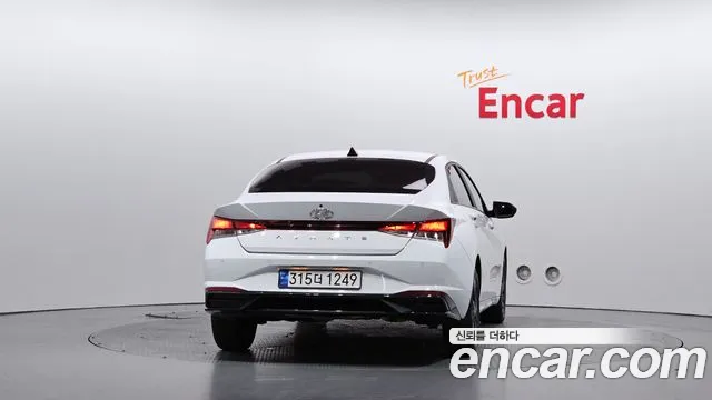 Hyundai Avante CN7 — Фото автомобиля 4