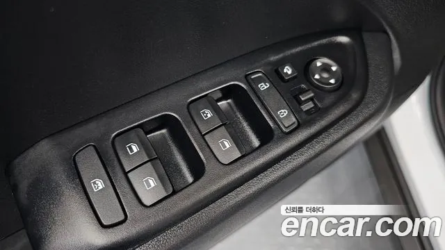 Hyundai Venue — Фото автомобиля 27