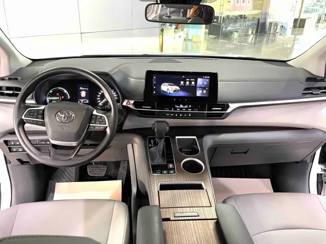 Toyota Granvia — Фото автомобиля 9