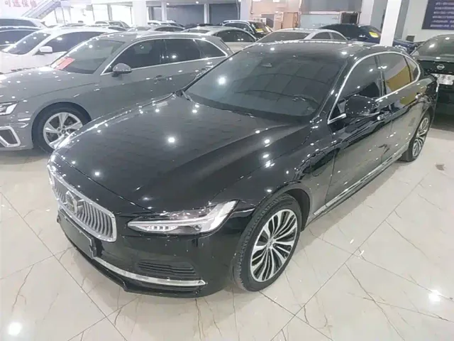 Фотография автомобиля — Volvo S90