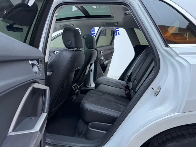 Audi Q3 — Фото автомобиля 12