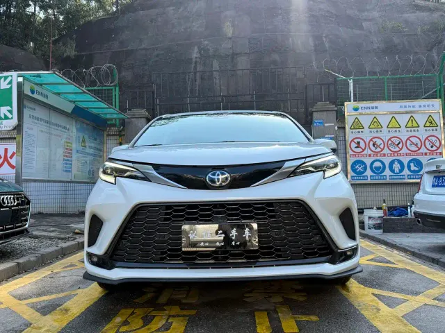 Toyota Granvia — Фото автомобиля 2