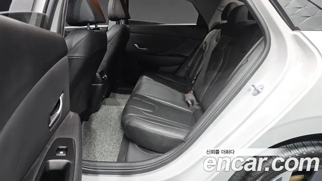 Hyundai AVANTE Новый Avante (CN7) — Фото автомобиля 12