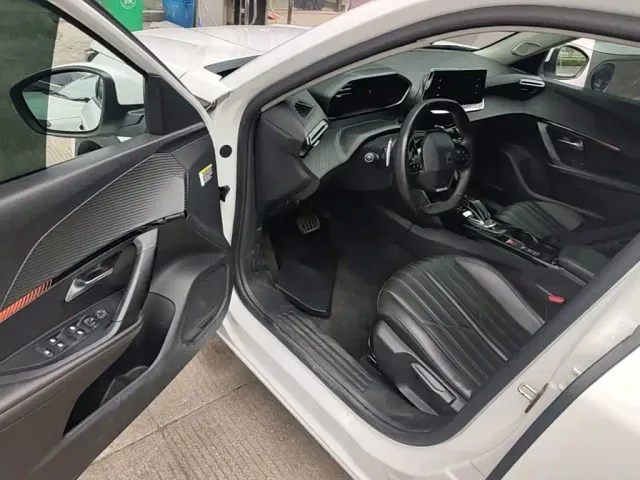 Peugeot 2008 — Фото автомобиля 15