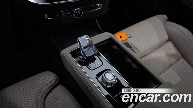 Volvo XC90 — Фото автомобиля 12