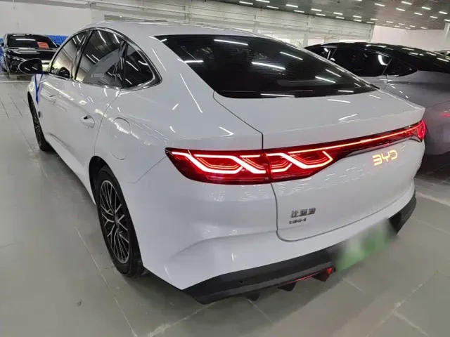BYD Qin L — Фото автомобиля 22